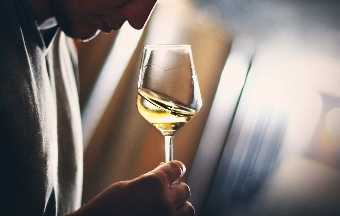 Wine Aroma How to Smell Wine Ste. Michelle Wine Estates Wine Companion